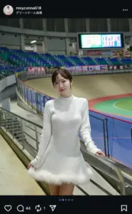 ABEMA人気アナ　白ミニワンピ姿で前橋競輪場へ！ネット反響「服が雪の妖精」「白のコーデ素敵」 - スポニチ Sponichi Annex 芸能