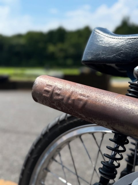 長瀬智也、「錆も美学」と語る一枚。名車C100と“ヨシムラ”が語るバイクへの哲学 | 話題の投稿 | スポーツブル (スポブル)