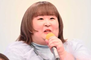 記者会見に出席した3時のヒロインのかなで【写真：ENCOUNT編集部】