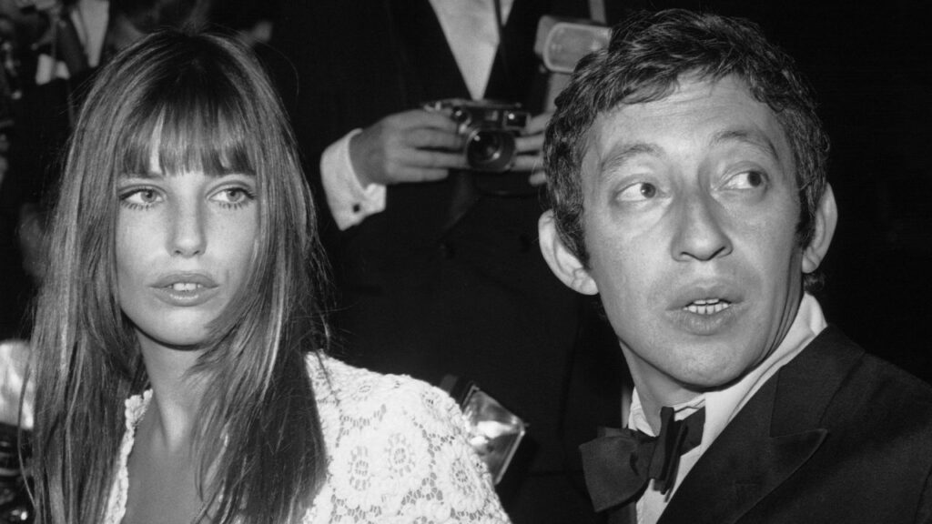 ジェーン・バーキンが選んだ“自由に纏う”生き方。伝説のドレスに隠された物語 | Vogue Japan ジェーン・バーキンが選んだ“自由に纏う”生き方。伝説のドレスに隠された物語 | Vogue Japan