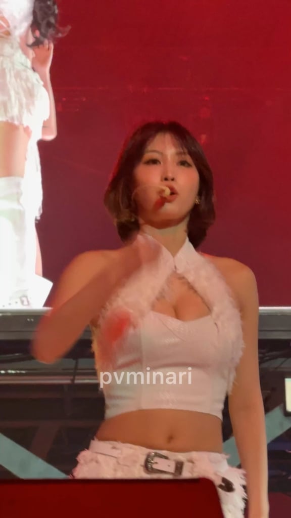 251004 Momo Is Stunning