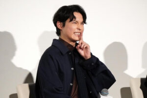 松村北斗、ギャップ暴露に焦り顔「映画の余韻を壊したくない人は……」【「秒速5センチメートル」初日舞台挨拶】 : 映画ニュース - 映画.com