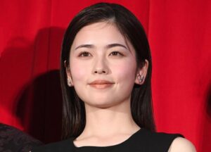 小芝風花、私服姿が可愛すぎ！ノースリーブ×デニムにファン歓喜「雰囲気変わった」「大人っぽい」 - デイリースポーツ