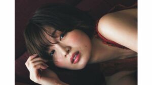 岡崎紗絵 情熱的な赤ドレスで寝転がる姿を披露!大人の色気あふれるショットや無邪気な表情など魅力が詰まった2nd写真集先行カット解禁 | めざましmedia | “好き”でつながる 岡崎紗絵 情熱的な赤ドレスで寝転がる姿を披露!大人の色気あふれるショットや無邪気な表情など魅力が詰まった2nd写真集先行カット解禁 | めざましmedia | “好き”でつながる