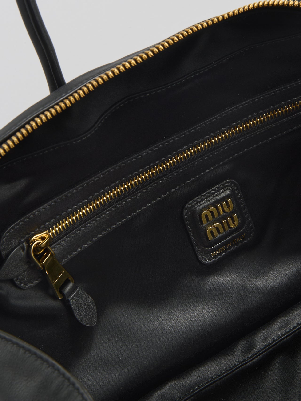 ミュウミュウのレザーバッグ「ボー」 の内側