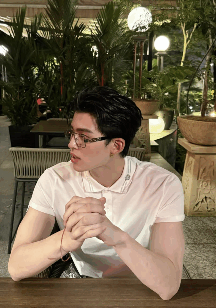 “シンプルなのに目が離せない” タイの人気俳優ポンドの新投稿にファン熱狂!落ち着いた夜の装いに38万いいね超え! – タイナウ! Thainow タイナウ! Thainow