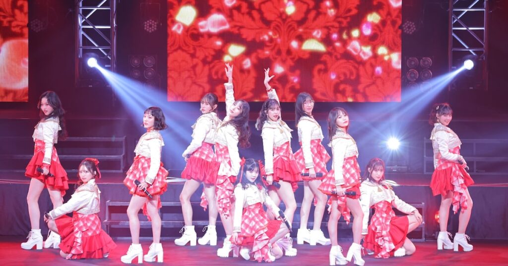 Juice=Juiceは11人全員がクイーン！「盛れ！ミ・アモーレ」2回披露で1万人のファン爆発 - ナタリー