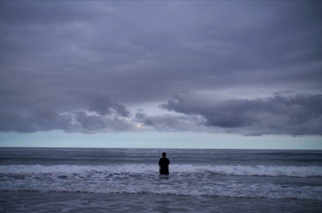 主演:吉野北人 × 監督&オリジナル脚本:飯塚健 「Swim on Vacation」中東最大級の【第43回ファジル国際映画祭】(イラン)コンペティション部門(Eastern Vista)招待が決定! 主演:吉野北人 × 監督&オリジナル脚本:飯塚健 「Swim on Vacation」中東最大級の【第43回ファジル国際映画祭】(イラン)コンペティション部門(Eastern Vista)招待が決定!