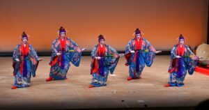 那覇で琉球古典芸能祭２日目　舞と歌に拍手響く　琉球新報ホール