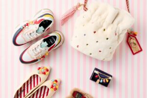 ダイアナ『ハリー・ポッターとアズカバンの囚人』百味ビーンズパンプス＆ホグワーツ4寮ブーツ - ファッションプレス