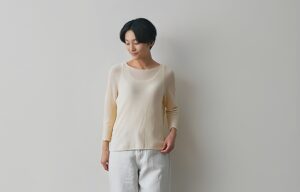 無縫製ホールガーメント®技術で実現したユニバーサルデザインの新インナー「スパイラル インナー Spiral MiGU」誕生――中川政七商店主催「地産地匠アワード2025」で優秀賞を受賞―― | 特定非営利活動法人ユニバーサルファッション協会のプレスリリース