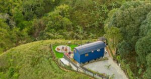 30代夫婦はフィリピンの田舎に、約900万円で「羊飼いの小屋」を建てた。現在はエアビーとして貸し出している | Business Insider Japan