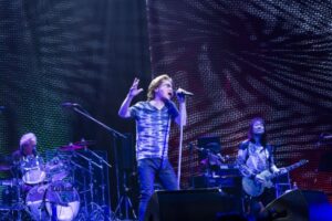 甲斐バンド、16年ぶりの武道館公演で50周年を締めくくる熱演 | 河北新報オンライン