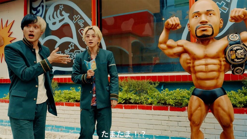 水上恒司＆木戸大聖、「防風鈴」が守る東風商店街を自ら紹介！　映画「WIND BREAKER／ウィンドブレイカー」セットツアー動画