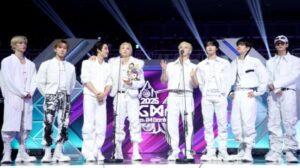 「Stray Kids」、最高の栄誉賞受賞で5冠達成…「栄光をSTAYに」=「2025 KGMA」 | K-POP、韓国エンタメニュース、取材レポートならコレポ! 「Stray Kids」、最高の栄誉賞受賞で5冠達成…「栄光をSTAYに」=「2025 KGMA」 | K-POP、韓国エンタメニュース、取材レポートならコレポ!