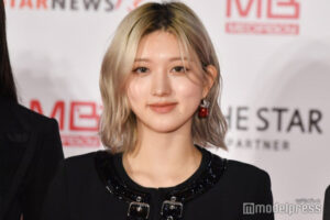 IVEガウル、美デコルテ映えるコルセット姿 シルバー衣装ショットに「女神降臨」「圧巻のスタイル」と絶賛の声(モデルプレス)|dメニューニュース(NTTドコモ) IVEガウル、美デコルテ映えるコルセット姿 シルバー衣装ショットに「女神降臨」「圧巻のスタイル」と絶賛の声