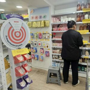 韓国化粧品、パリ名物「モンジュ・パラファルマシー」でも存在感…“まるで韓国にいるみたい” 写真枚 国際ニュース:AFPBB News 韓国化粧品、パリ名物「モンジュ・パラファルマシー」でも存在感…“まるで韓国にいるみたい” 写真枚 国際ニュース:AFPBB News