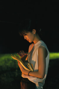 乃木坂46久保史緒里、初エッセイ『LOST LETTER』序文＆新規カットが解禁