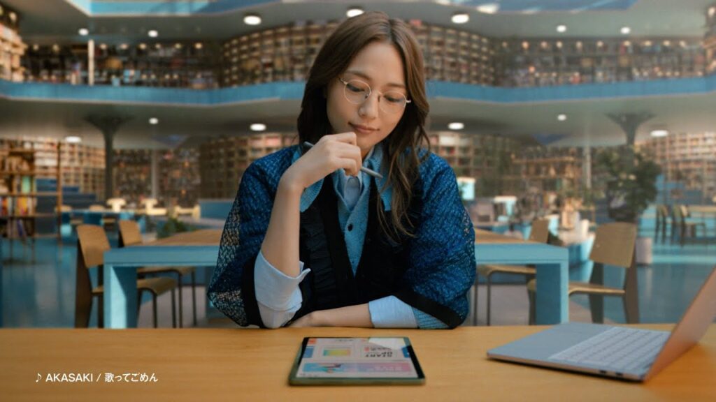 【NEC LAVIE 25年秋新製品〈LAVIE SOL×タブレット〉CM】川口春奈さん出演「#こころ動かすものをその手に。」（30秒）