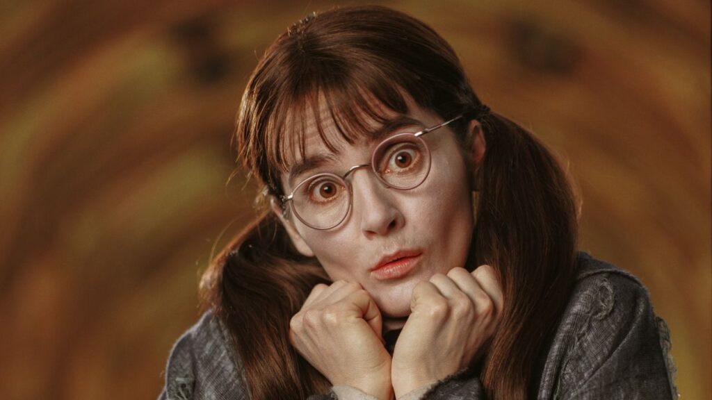 映画版『ハリー・ポッター』嘆きのマートル役、シャーリー・ヘンダーソンは36歳でオーディションを受けていた | Vogue Japan