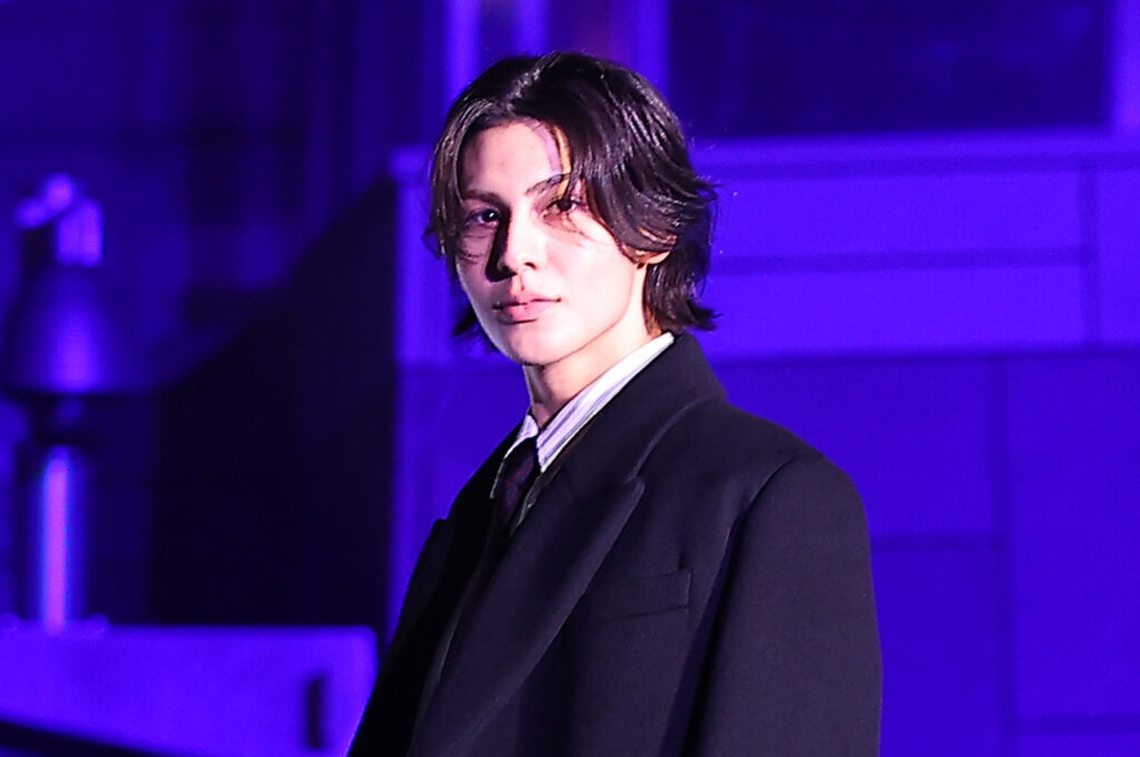 ラウール 岩本照、渡辺翔太に見守られ“末っ子は暴走機関車”ぶり全開！イベント中「SeeYou！」と帰っちゃう？