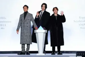 【記事全文】Snow　Man岩本、渡辺、ラウール　イルミネーション点灯式に登場　3人で「メリークリスマス！」 - スポニチ Sponichi Annex 芸能