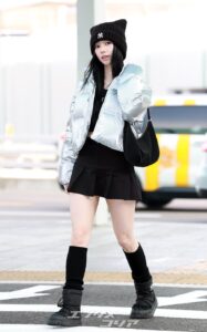 【フォト】aespaカリナ 超ミニスカで「キュートな黒猫」に - 朝鮮日報