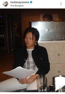 「５５キロ２０代のとき」の与沢翼氏　インスタグラム（＠ｔｓｕｂａｓａｙｏｚａｗａ）より