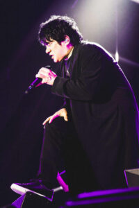 【氣志團万博】ASKA「『出させて』でここに」逆オファー告白「YAH YAH YAH」大合唱 – nikkansports.com 「氣志團万博2025~関東爆音パビリオン~」初日に出場したASKA 撮影/青木カズロー