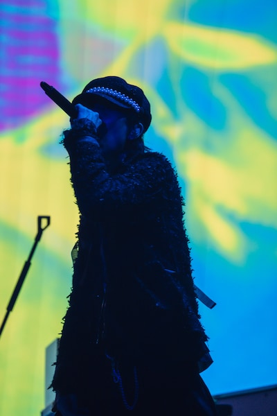 野田洋次郎(Vo, G, Piano / RADWIMPS)(Photo by Takeshi Yao)