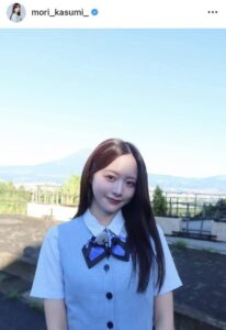 披露した制服姿が反響を呼んでいる森香澄のインスタグラム（＠ｍｏｒｉ＿ｋａｓｕｍｉ＿）より