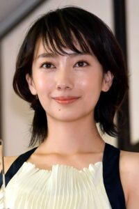 「眼鏡が似合う」女性俳優ランキング 3位「仲間由紀恵」2位「波瑠」…1位は? | オトナンサー ショートヘアが似合う! 「かわいい女性芸能人」ランキング 3位「本田翼」2位「波瑠」…1位は? | オトナンサー