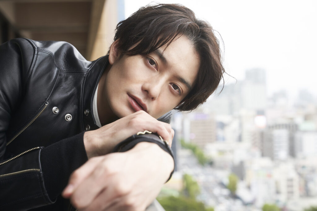 花火&ビールが似合いそうな「男性有名人」といえば? 3位「オダギリジョー」2位「岡田将生」…1位は? | オトナンサー 花火&ビールが似合いそうな「男性有名人」といえば? 3位「オダギリジョー」2位「岡田将生」…1位は? | オトナンサー