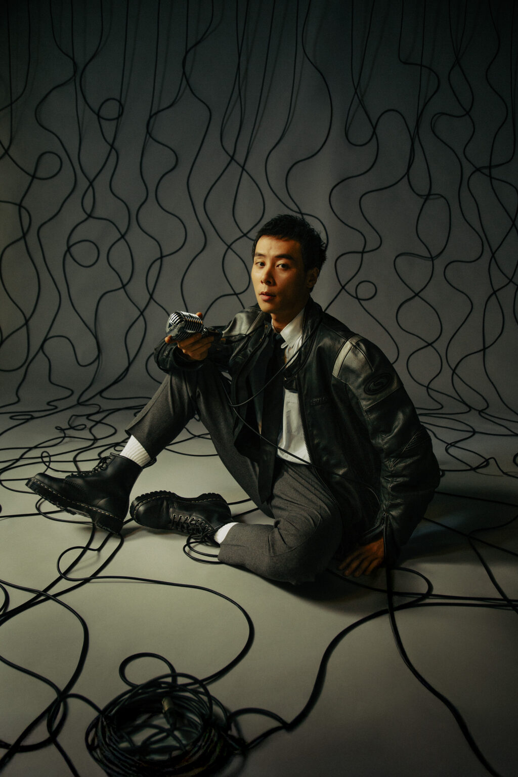 ドクターマーチンが日本限定モデルを発表。SuchmosのYONCEを起用したビジュアルも公開 | EYESCREAM ドクターマーチンが日本限定モデルを発表。SuchmosのYONCEを起用したビジュアルも公開 | EYESCREAM