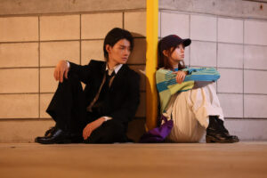 『ESCAPE』第5話 “大介”佐野勇斗、“斎藤”飯田基祐の死を知りショックを受ける – ドラマ – ニュース |クランクイン! ドラマ『ESCAPE それは誘拐のはずだった』第5話より