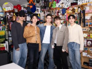 「SEVENTEEN」、米「Tiny Desk Concert」にK-POPアーティストとして初出演…約30分間のライブを披露(動画あり) | wowKorea(ワウコリア) 「SEVENTEEN」、米「Tiny Desk Concert」にK-POPアーティストとして初出演…約30分間のライブを披露(動画あり) | wowKorea(ワウコリア)