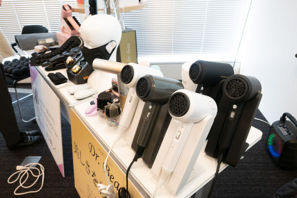 シャープとReFaの元技術者による「KALOS BEAUTY TECHNOLOGY」。日本のものづくりで目指す、“不便を便利に”する商品開発 | Gadget Gate シャープとReFaの元技術者による「KALOS BEAUTY TECHNOLOGY」。日本のものづくりで目指す、“不便を便利に”する商品開発 | Gadget Gate