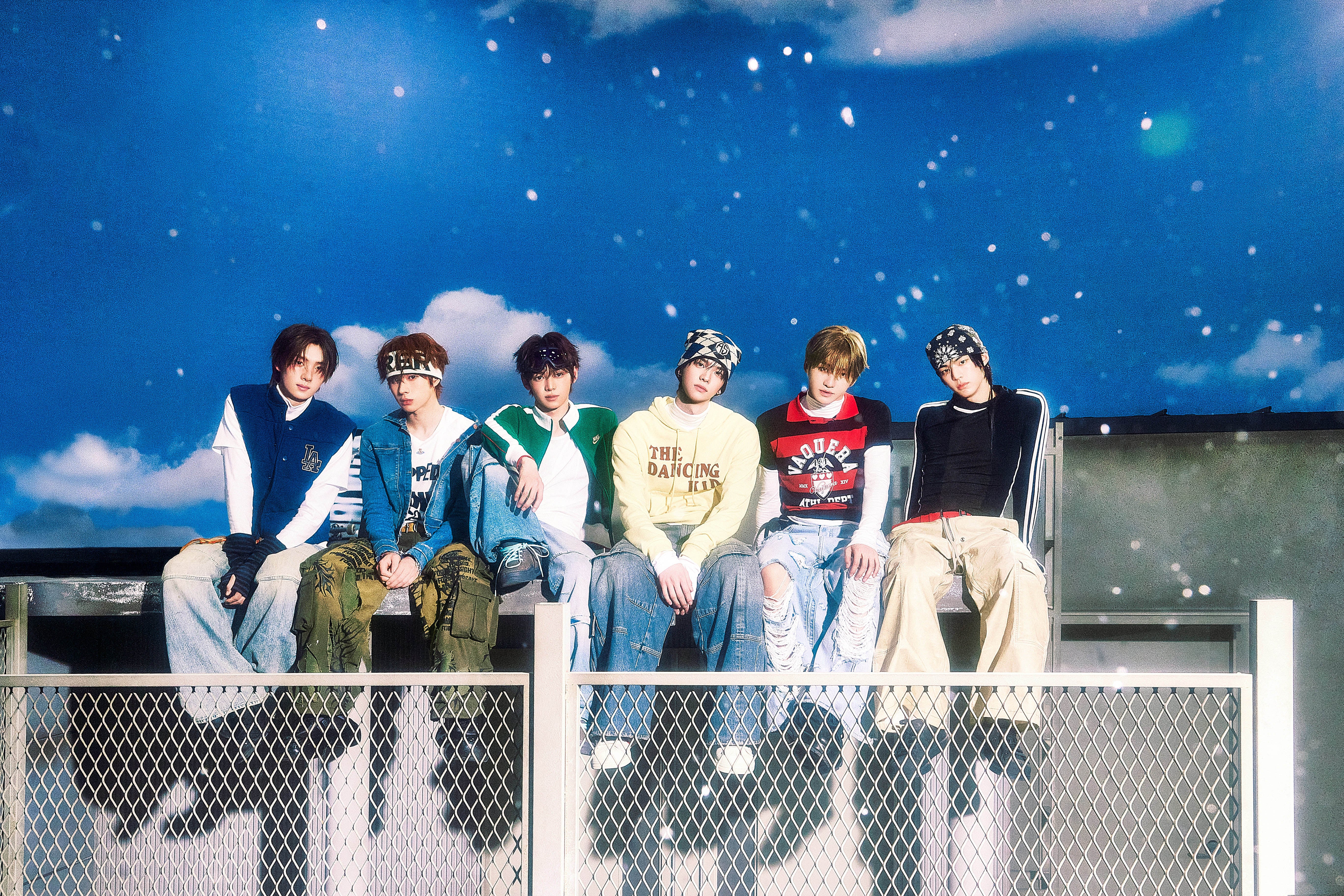 TWS　トゥアス　HYBE　PREDIS　KPOP　SEVENTEEN　WEGO　ウィゴー　スペシャルオリジナルアイテム