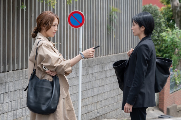 “柴咲コウ” と “川口春奈”がついに衝突!スキャンダルが世に出るまでの“禁断の攻防戦”が描かれる ABEMAオリジナルドラマ「スキャンダルイブ」場面写真 | cinemacafe.net “柴咲コウ” と “川口春奈”がついに衝突!スキャンダルが世に出るまでの“禁断の攻防戦”が描かれる ABEMAオリジナルドラマ「スキャンダルイブ」場面写真 | cinemacafe.net