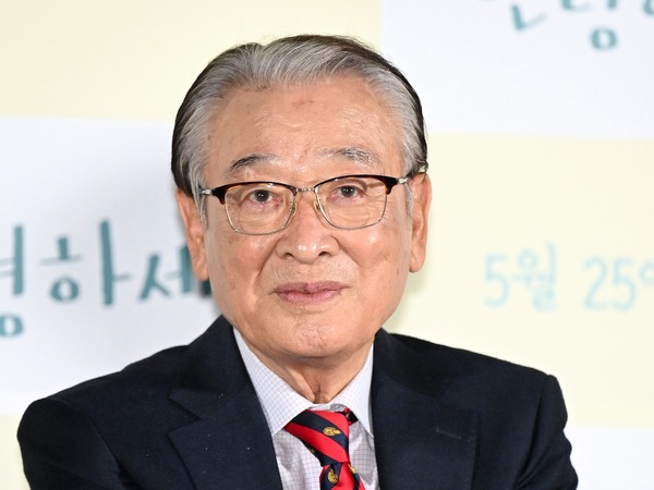 韓国全土が追悼ムード…故イ・スンジェさんに“金冠文化勲章”追叙「文化芸術の品格を高めた方だった」 | cinemacafe.net 韓国全土が追悼ムード…故イ・スンジェさんに“金冠文化勲章”追叙「文化芸術の品格を高めた方だった」 | cinemacafe.net
