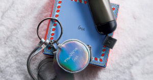 【本日発売】付属ポーチも可愛すぎ！IPSAの「名品ホリデーコフレ」はわくわくが止まらない | 美ST ONLINE