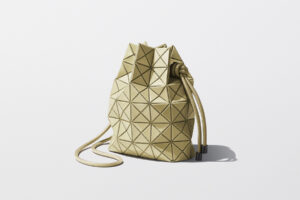 BAO BAO ISSEY MIYAKE（バオ バオ イッセイ ミヤケ）12月の新作ラインナップをご紹介 – 装苑ONLINE