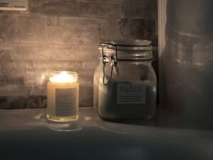 40代季節の変わり目のゆらぎ肌を健やかに整えるための3つのケア。こだわり素材のインナー、お風呂タイム、スキンケア。【LEE DAYS club clara】 | LEE