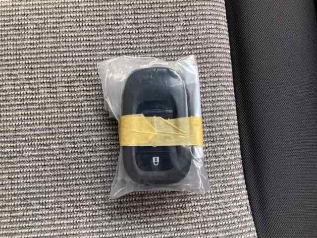 スマートキーです！！今や標準の装備になりつつありますよね！！ドアロック・アンロックも便利です！！