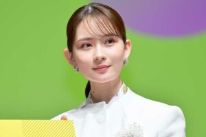 ブレイク女優が「ギャル」に変身　畑芽育の"腹出し"にネット驚き「珍しすぎないか」 | ENCOUNT