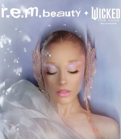 アリアナ・グランデが映画『Wicked:For Good』× r.e.m. beauty 公式ビジュアルにて、渡邊 成(Joe Watanabe)のアクセサリーを着用 アリアナ・グランデが映画『Wicked:For Good』× r.e.m. beauty 公式ビジュアルにて、渡邊 成(Joe Watanabe)のアクセサリーを着用