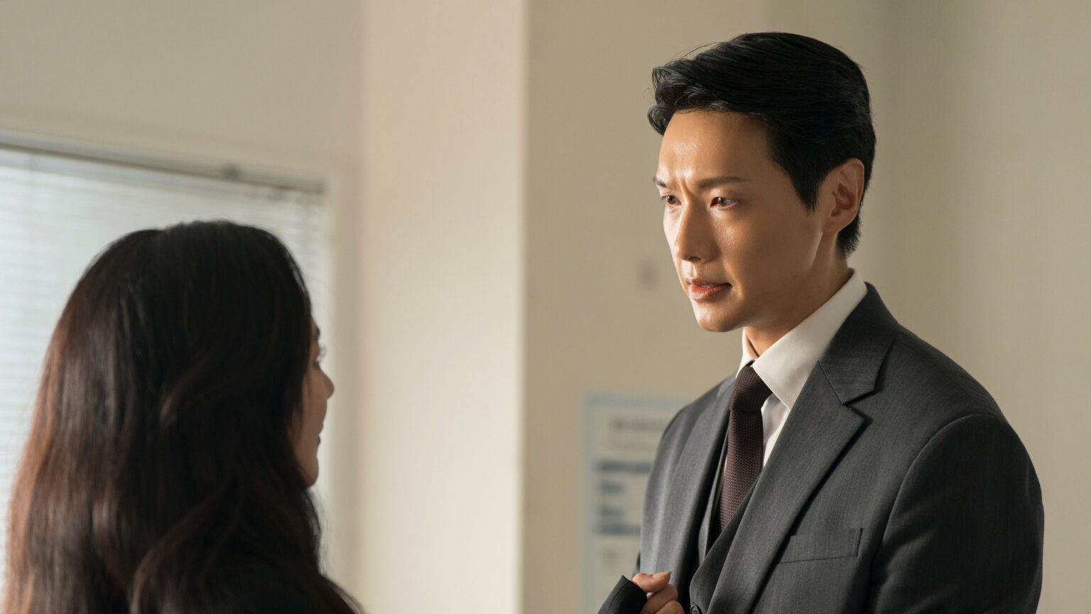 チ・ヒョヌ“ミンチョル”、妻ユジン“スヨン”のしてきた全ての所業を知り衝撃「妻はそんな人ではな… | Lemino ニュース first view