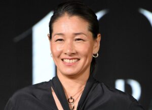 伊達公子さん、黒髪ショートに激変 １０年以上ぶりのばっさりパーマ「どこのイケメンかと」「凄いイメチェン」 - デイリースポーツ