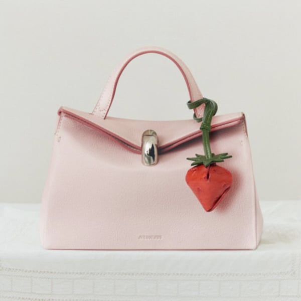 ジャックムス、新作バッグ「ル・ヴァレリー」を発表　米カリフォルニアに新店舗を加え、ファッション帝国を拡大 - FashionNetwork 日本