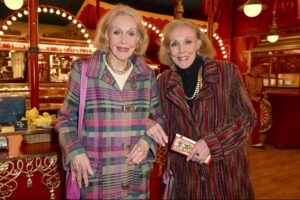 欧州芸能界を彩った「ケスラー姉妹」、自殺幇助で死去　89歳　「一緒に死にたい」の願いかなえ - CNN.co.jp